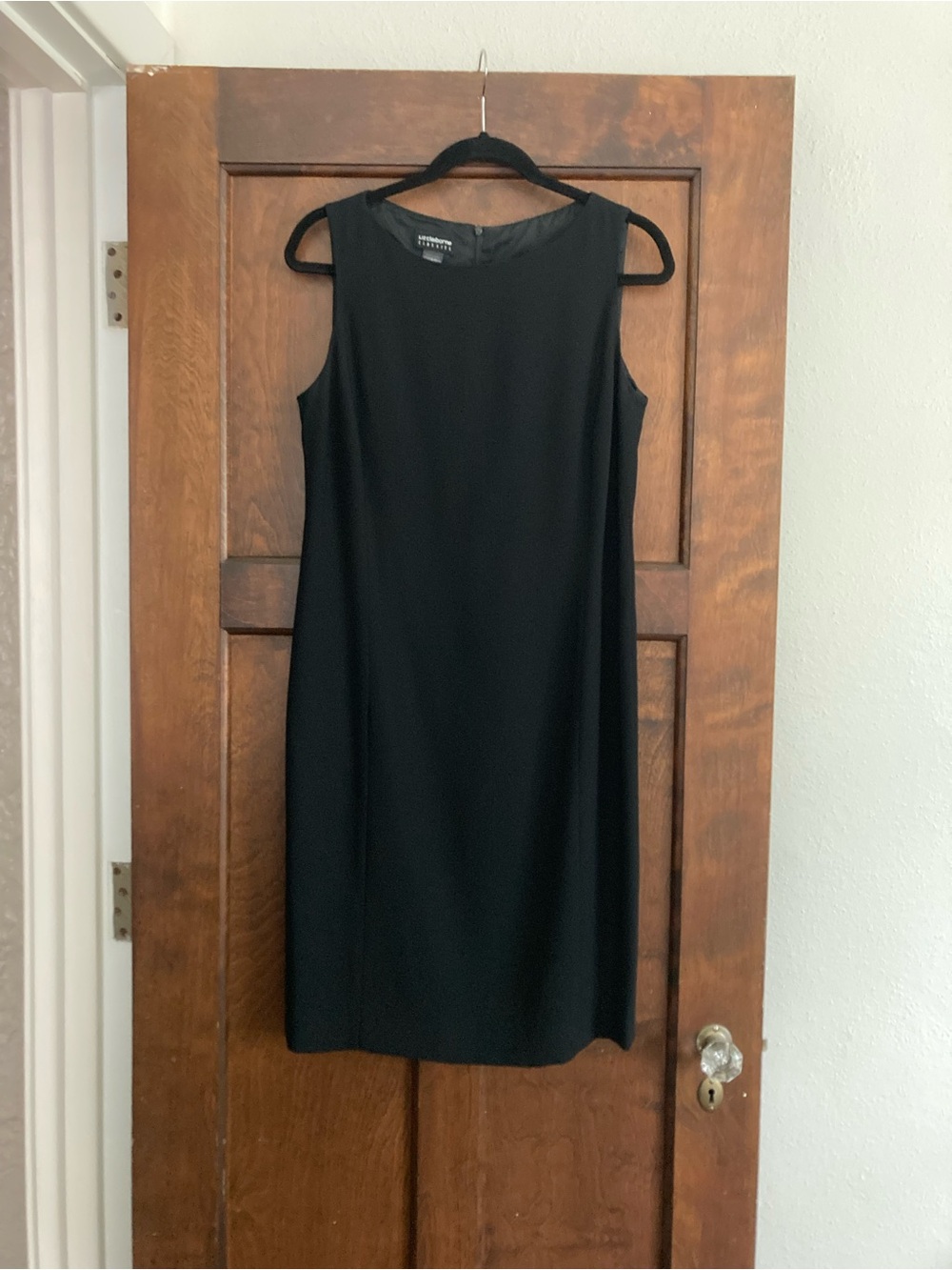 Liz Claiborne Black Sleeveless Shift Dress